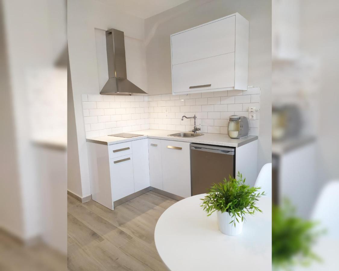 Elias Apartments นีดรี ภายนอก รูปภาพ