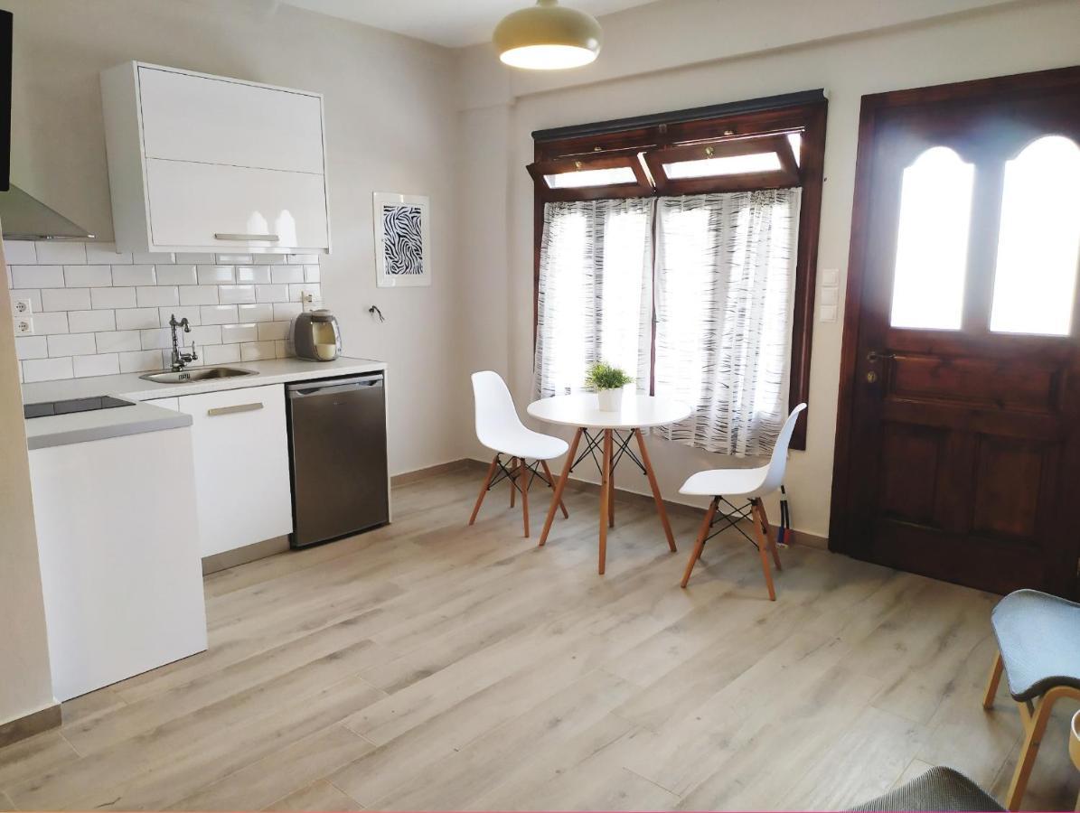 Elias Apartments นีดรี ภายนอก รูปภาพ