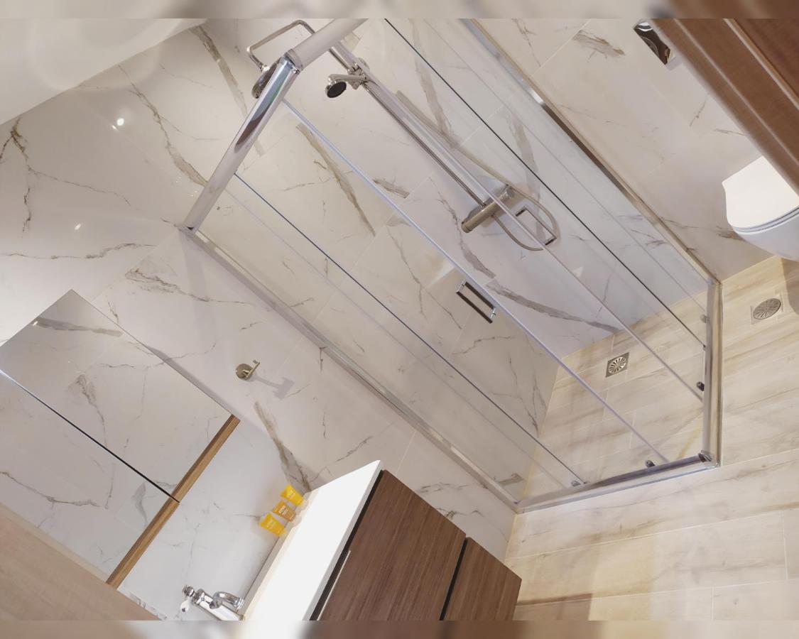 Elias Apartments นีดรี ภายนอก รูปภาพ