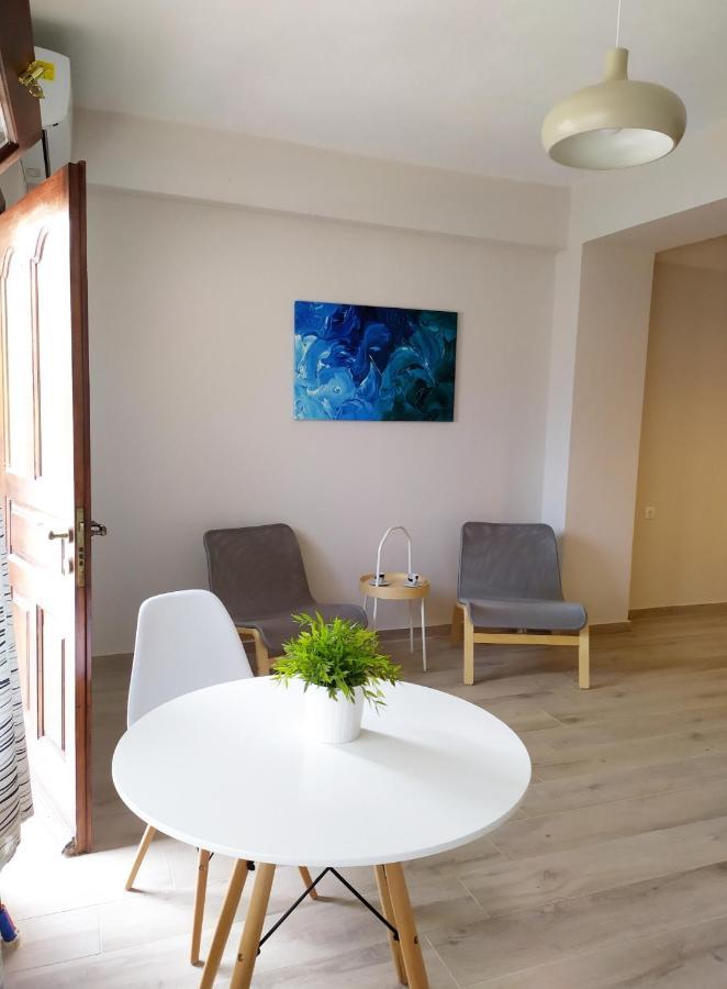 Elias Apartments นีดรี ภายนอก รูปภาพ