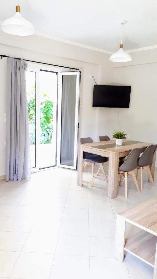 Elias Apartments นีดรี ภายนอก รูปภาพ